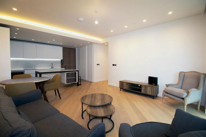 2 Bedroom Flat To Rent In Wood Crescent, London, W12