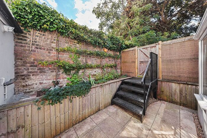 1 Bedroom Flat To Rent In Church Road, Richmond, TW10