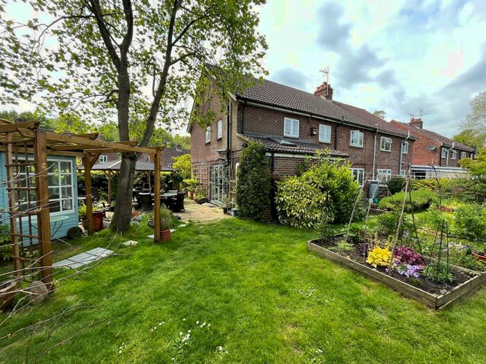 5 Bedroom Semi-Detached House For Sale In Cromer Close, Little Gaddesden, Berkhamsted, HP4