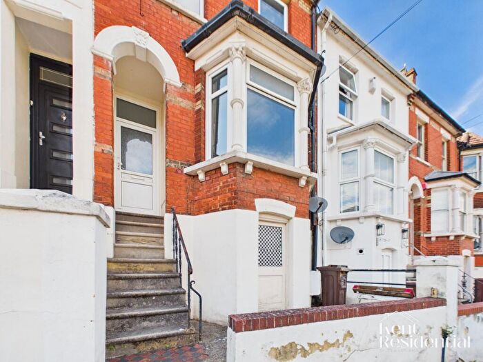 1 Bedroom Property For Sale In Rochester Street, Chatham, ME4