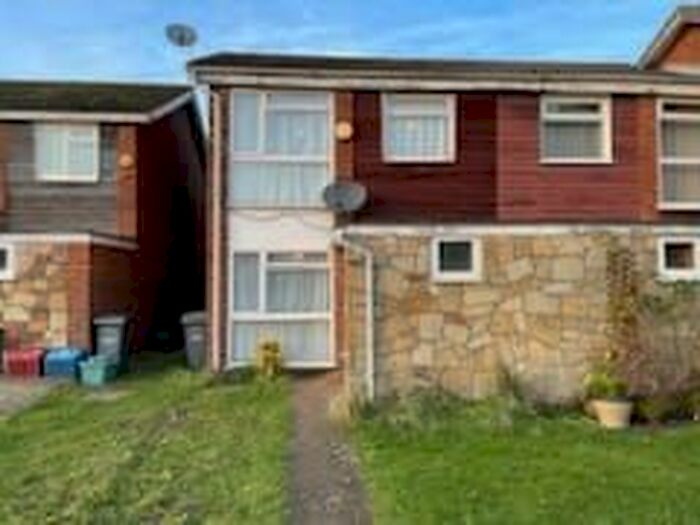 3 Bedroom Semi-Detached House To Rent In Spencer Road, Isleworth, TW7