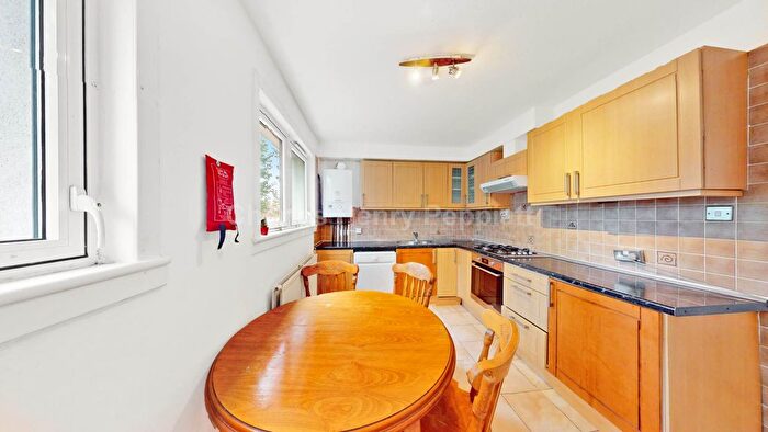 4 Bedroom Flat To Rent In Hornsey Road, Holloway, N7