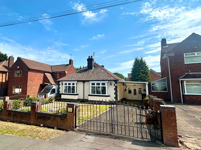 2 Bedroom Detached Bungalow For Sale In Foxyards Road, Tipton, DY4