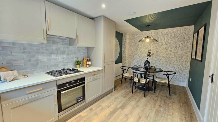 3 Bedroom Semi-Detached House For Sale In Woodlark Place, Greenham Road, Newbury, RG14