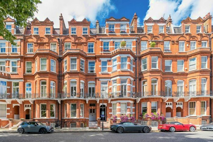 Studio To Rent In Egerton Gardens, Chelsea, London, SW3