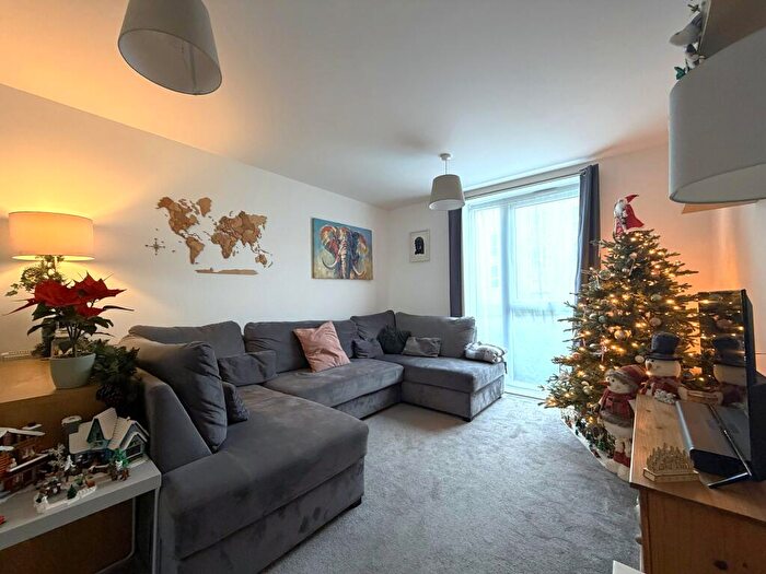 2 Bedroom Flat For Sale In Faraday Road, Weston-super-mare, BS24