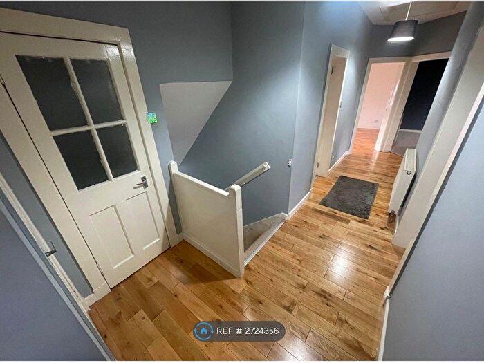 3 Bedroom Flat To Rent In Thornliebank, Thornliebank, Glasgow, G46