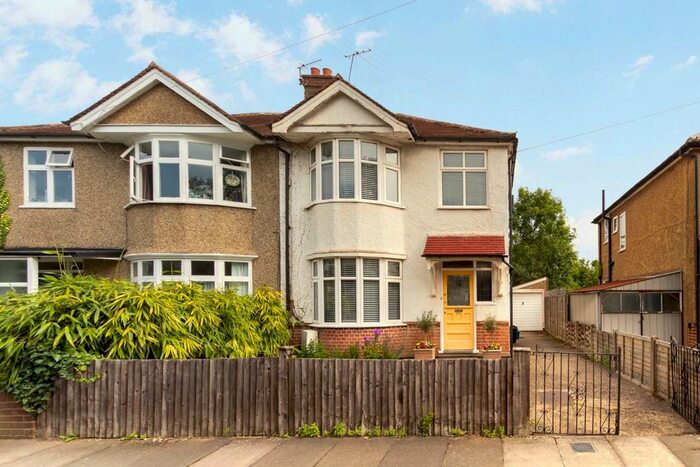3 Bedroom Property To Rent In Chudleigh Road, Twickenham, TW2