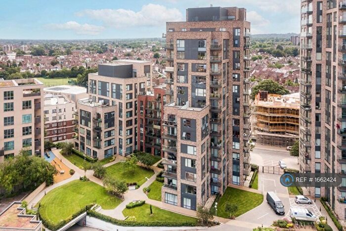 3 Bedroom Flat To Rent In Santina Apartments, Croydon, CR0