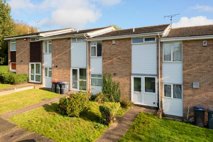 4 Bedroom Semi-Detached House To Rent In Sundridge Close, Canterbury, CT2