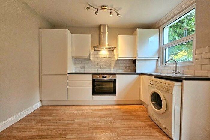 1 Bedroom Flat To Rent In Warren Avenue, Bromley, BR1
