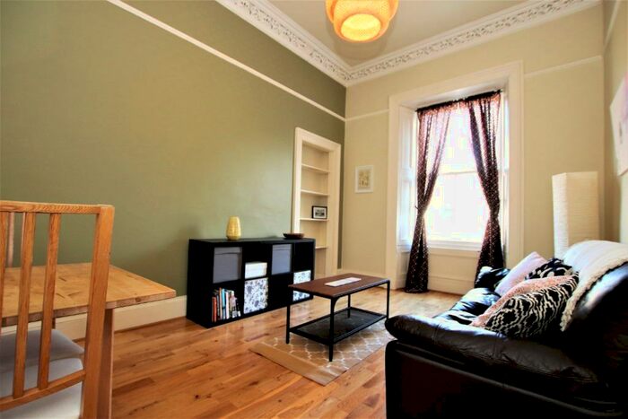 2 Bedroom Flat To Rent In Oxford Street, Newington, Edinburgh, EH8