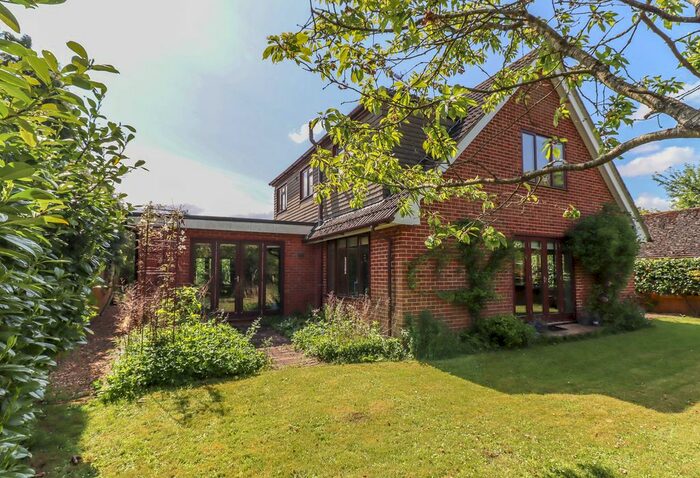 4 Bedroom Detached House For Sale In Chilbolton, Stockbridge, Hampshire, SO20