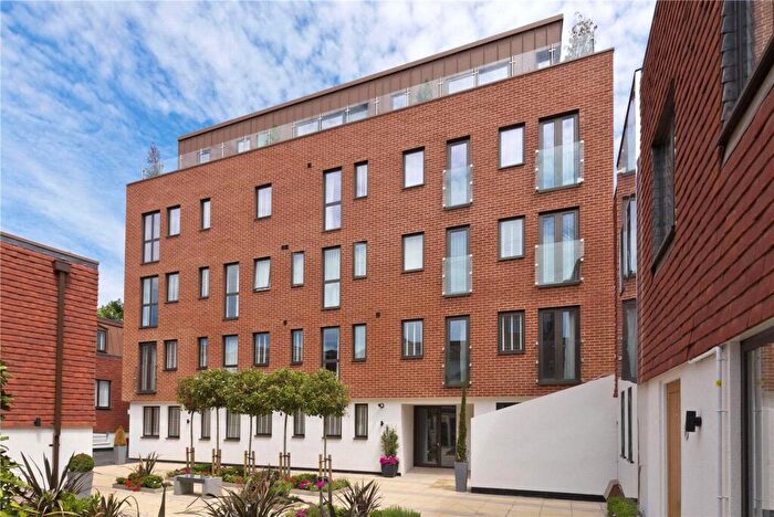 1 Bedroom Apartment To Rent In Scholars Court, Chertsey Street, Guildford, Surrey, GU1