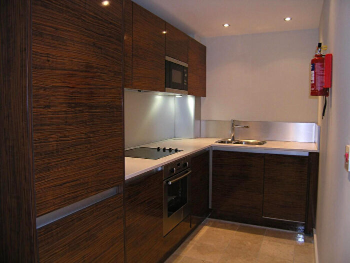 2 Bedroom Flat To Rent In Cross Granby Terrace, Leeds, LS6