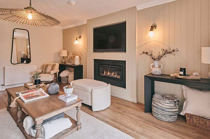 4 Bedroom Detached House For Sale In Pearmain Garden, Hagley, DY9