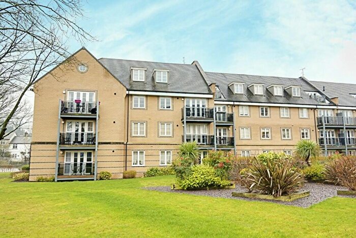 2 Bedroom Flat To Rent In Kingsmead Court, Hertford, SG13