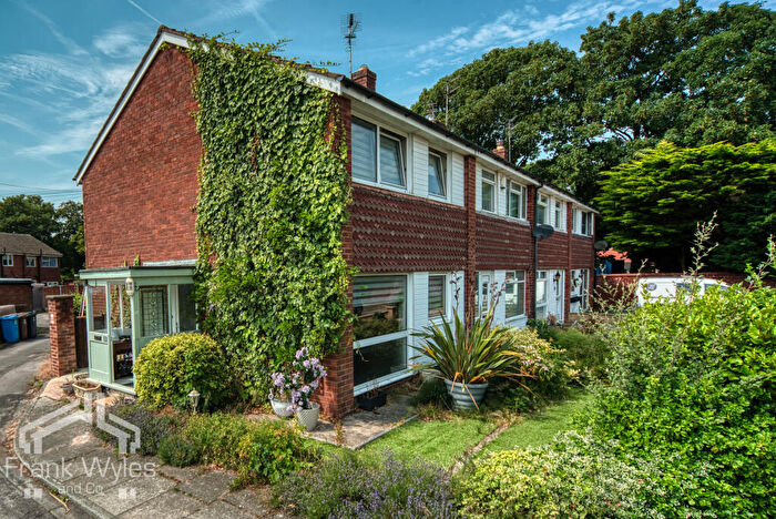 3 Bedroom End Of Terrace House For Sale In Vicarage Close, Lytham St Annes, Lancashire, FY8