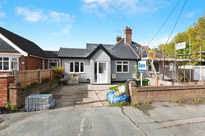 4 Bedroom Semi Detached House For Sale In Brackendale Avenue, Basildon, SS13