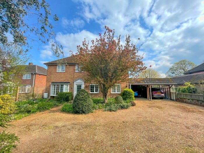 4 Bedroom Detached House For Sale In Aylesbury Road, Wing, Leighton Buzzard, LU7