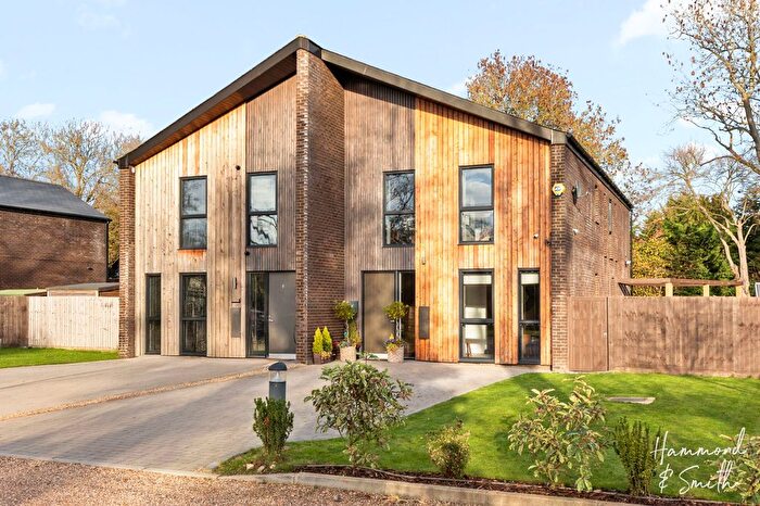 4 Bedroom Semi-Detached House For Sale In Hastingwood Park, Harlow, CM17