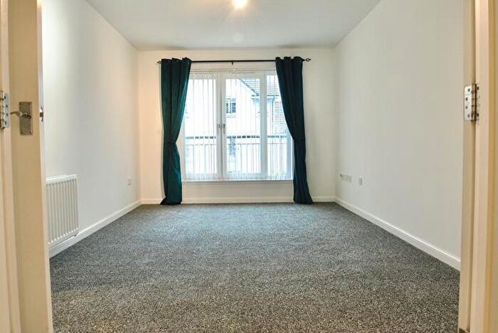2 Bedroom Flat To Rent In Moreland Place, Causewayhead, Stirling, FK9