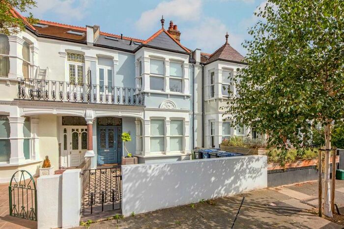 2 Bedroom Flat To Rent In Second Avenue, London, W3