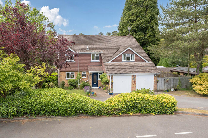 4 Bedroom Detached House For Sale In Stonehill Road, Headley Down, GU35