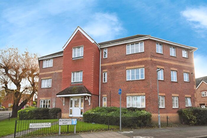 2 Bedroom Flat For Sale In Waterson Vale, Moulsham Lodge, Chelmsford, CM2