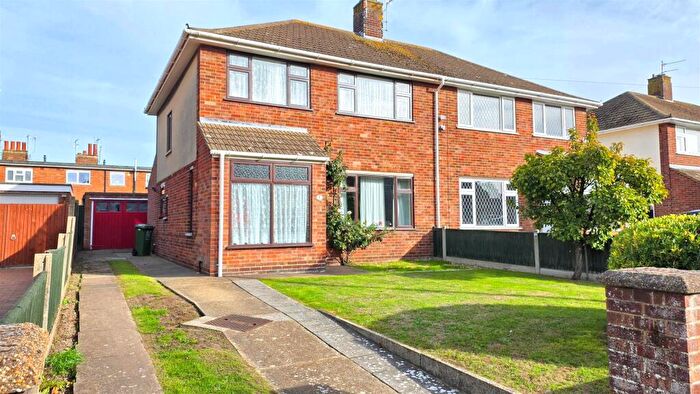 3 Bedroom Semi-Detached House For Sale In Headington Close, Gorleston, NR31