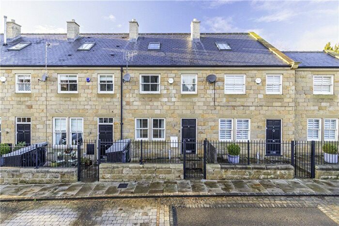 3 Bedroom Town House For Sale In Main Street, Burley In Wharfedale, Ilkley, West Yorkshire, LS29