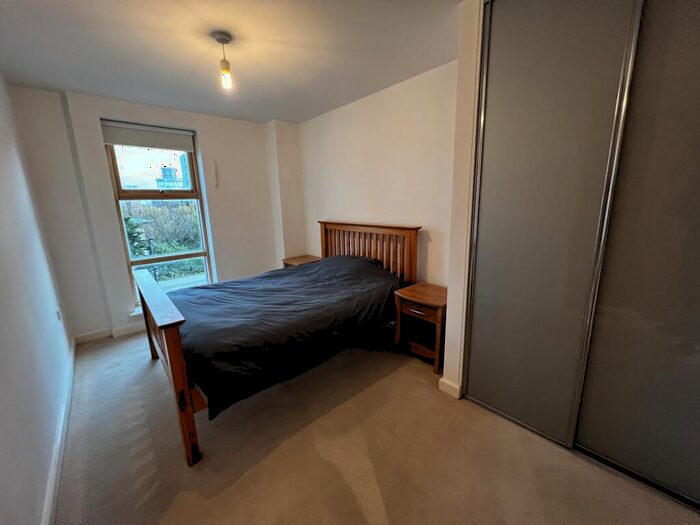 2 Bedroom Flat To Rent In Bowman Lane, Leeds, West Yorkshire, LS10