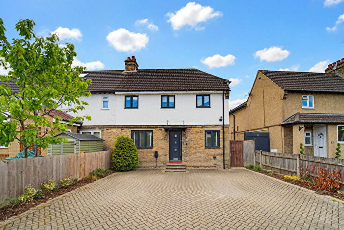 5 Bedroom Semi Detached House For Sale In Cowley Avenue, Chertsey, KT16