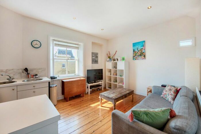 1 Bedroom Flat To Rent In Clapham Common North Side, London SW4