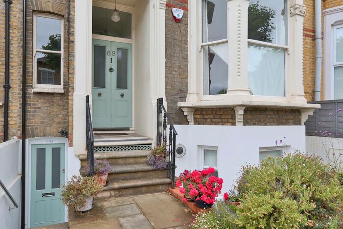 1 Bedroom Flat To Rent In Osbaldeston Road, London, N16