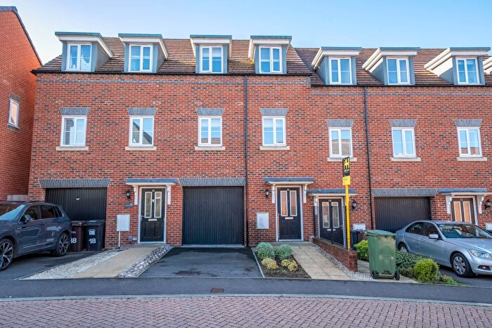 3 Bedroom Terraced House For Sale In Heathcote Road, Picket Piece, SP11