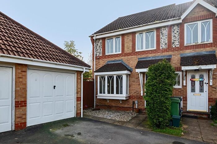 3 Bedroom Semi Detached House For Sale In Newbury, Berkshire, RG14