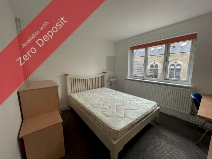 1 Bedroom Private Hall To Rent In Renshaw House, Hyde Grove, M13