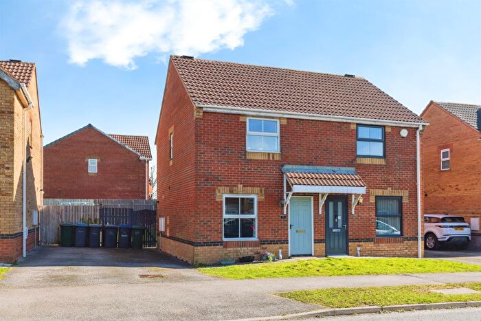 2 Bedroom Semi Detached House For Sale In Ridings Way, Buttershaw, Bradford, BD6