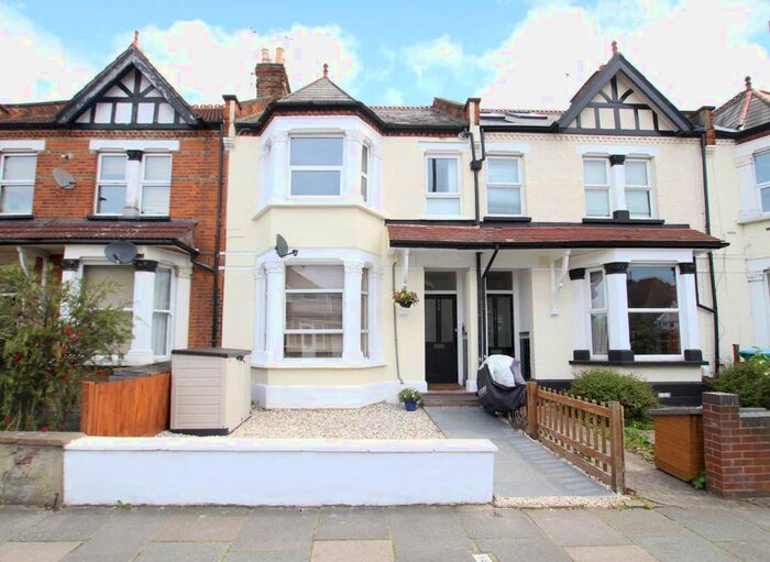 2 Bedroom Flat To Rent In Hounslow Road, Whitton, Twickenham, TW2