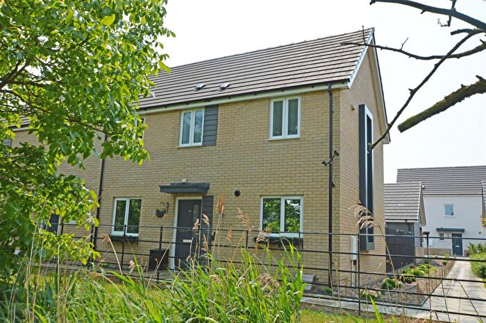 3 Bedroom Semi Detached House For Sale In Railyard Walk, Ramsey, PE26