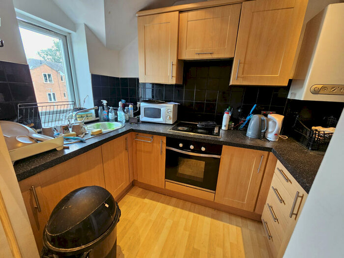 2 Bedroom Flat To Rent In Delph Court, Leeds, LS6