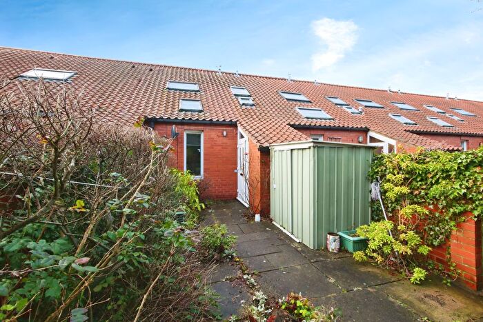 1 Bedroom Terraced House For Sale In West Moor Lane, Heslington, York, YO10