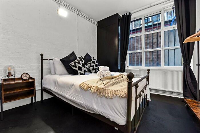 3 Bedroom Serviced Apartments To Rent In Tudor Grove, London, E9