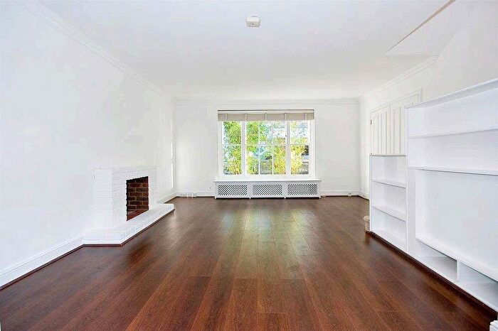 4 Bedroom Flat To Rent In Ansdell Terrace, London, W8