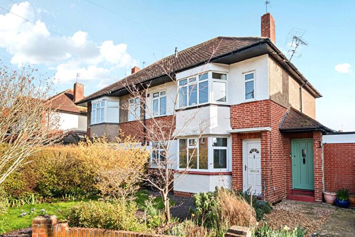 3 Bedroom Maisonette For Sale In Warwick Road, Thames Ditton, KT7