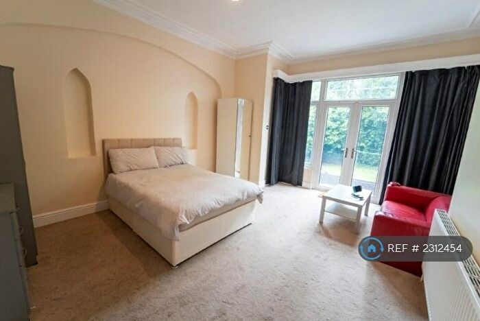 10 Bedroom Detached House To Rent In Salisbury Road, Moseley, Birmingham, B13
