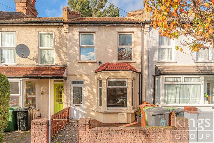 2 Bedroom Terraced House For Sale In Goldsmith Road, London, E17
