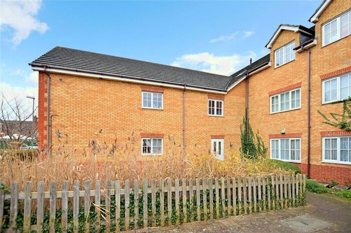 1 Bedroom Flat To Rent In The Wickets, Luton LU2