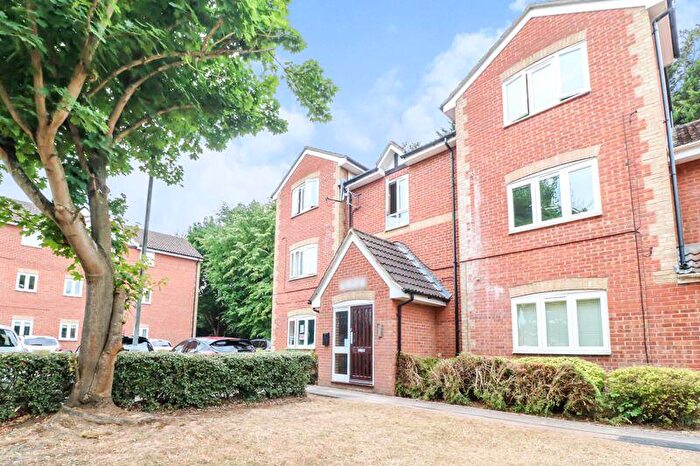 2 Bedroom Flat To Rent In Maplin Park - Available Beginning Of October, SL3